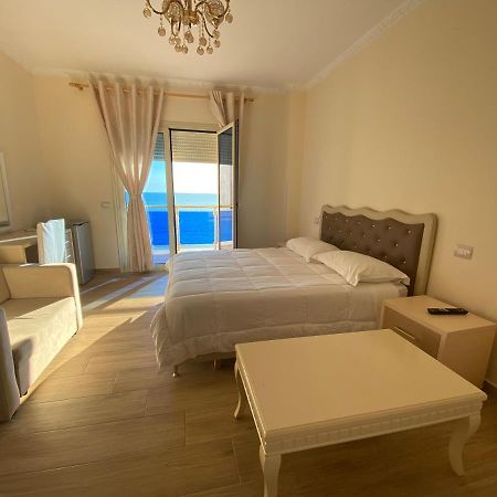 Hotel 3 Vellezerit Durres Exterior photo