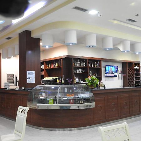 Hotel 3 Vellezerit Durres Exterior photo