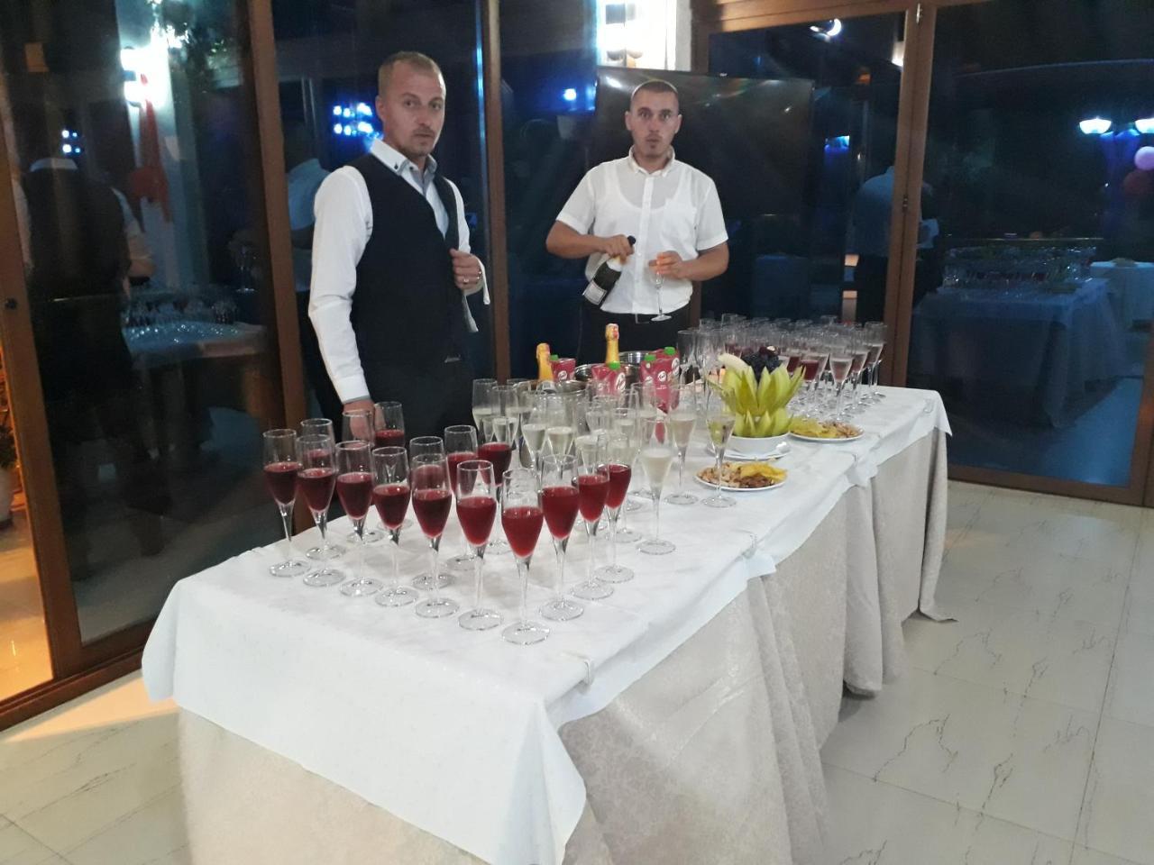 Hotel 3 Vellezerit Durres Exterior photo