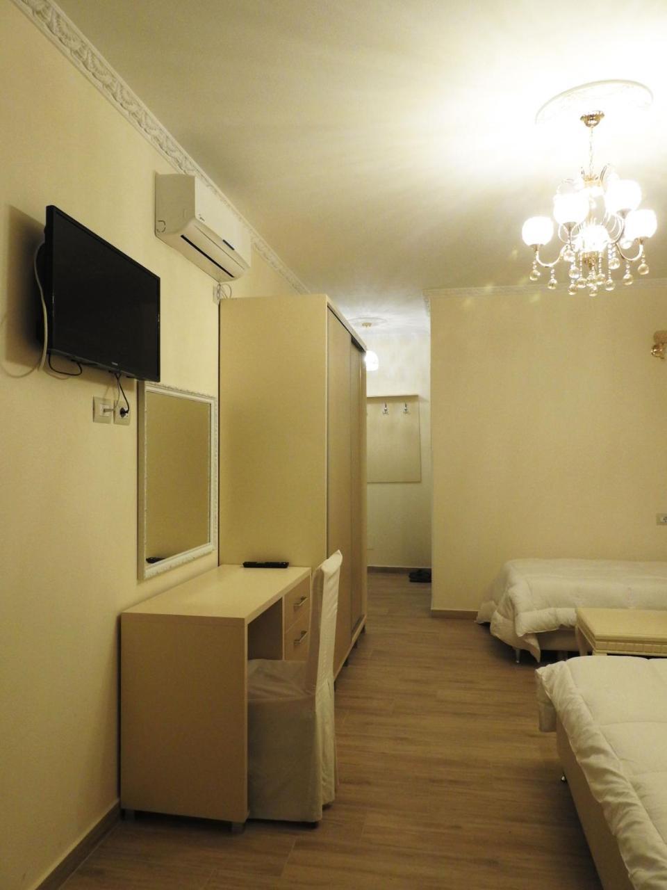 Hotel 3 Vellezerit Durres Exterior photo