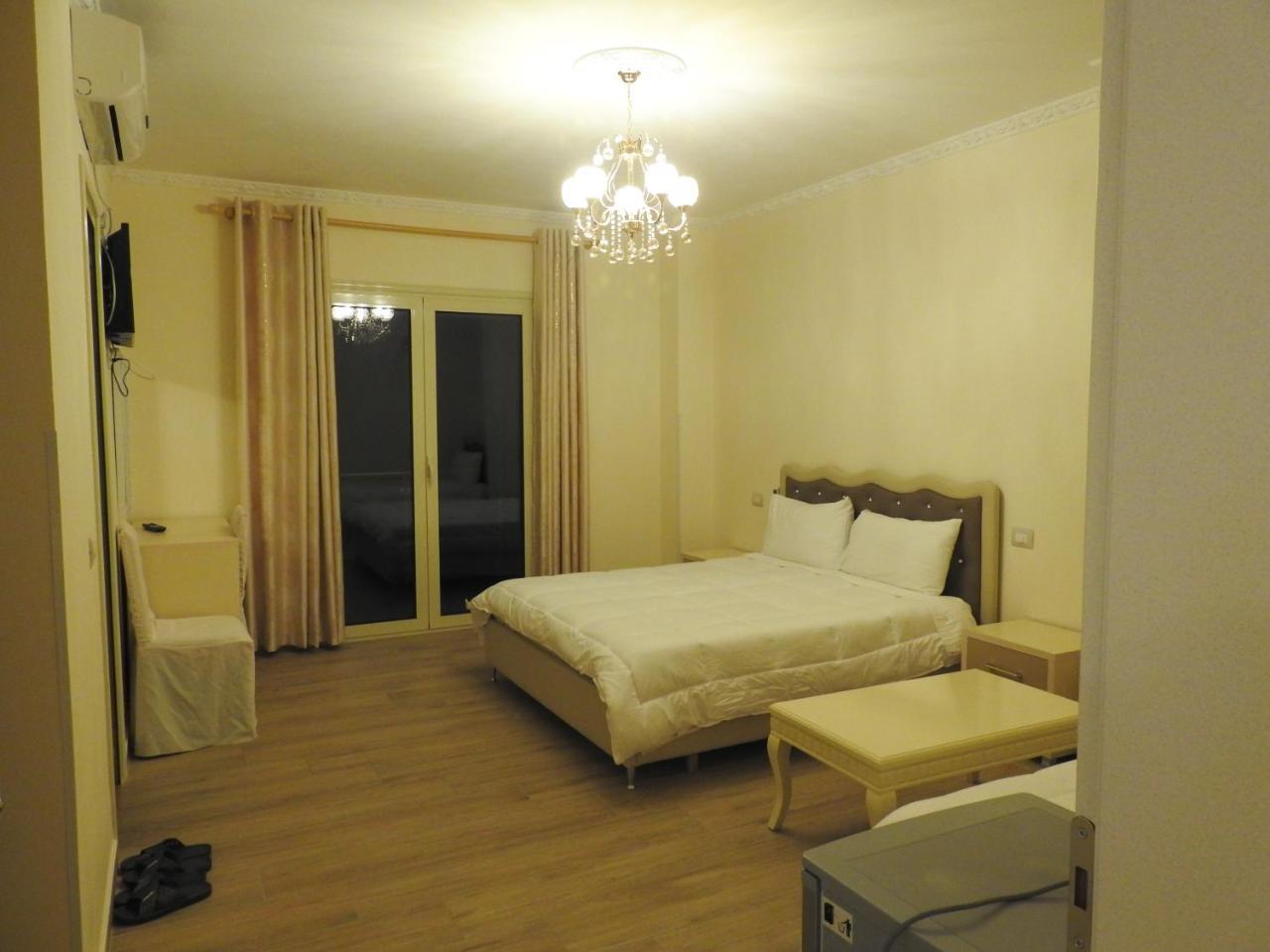 Hotel 3 Vellezerit Durres Exterior photo