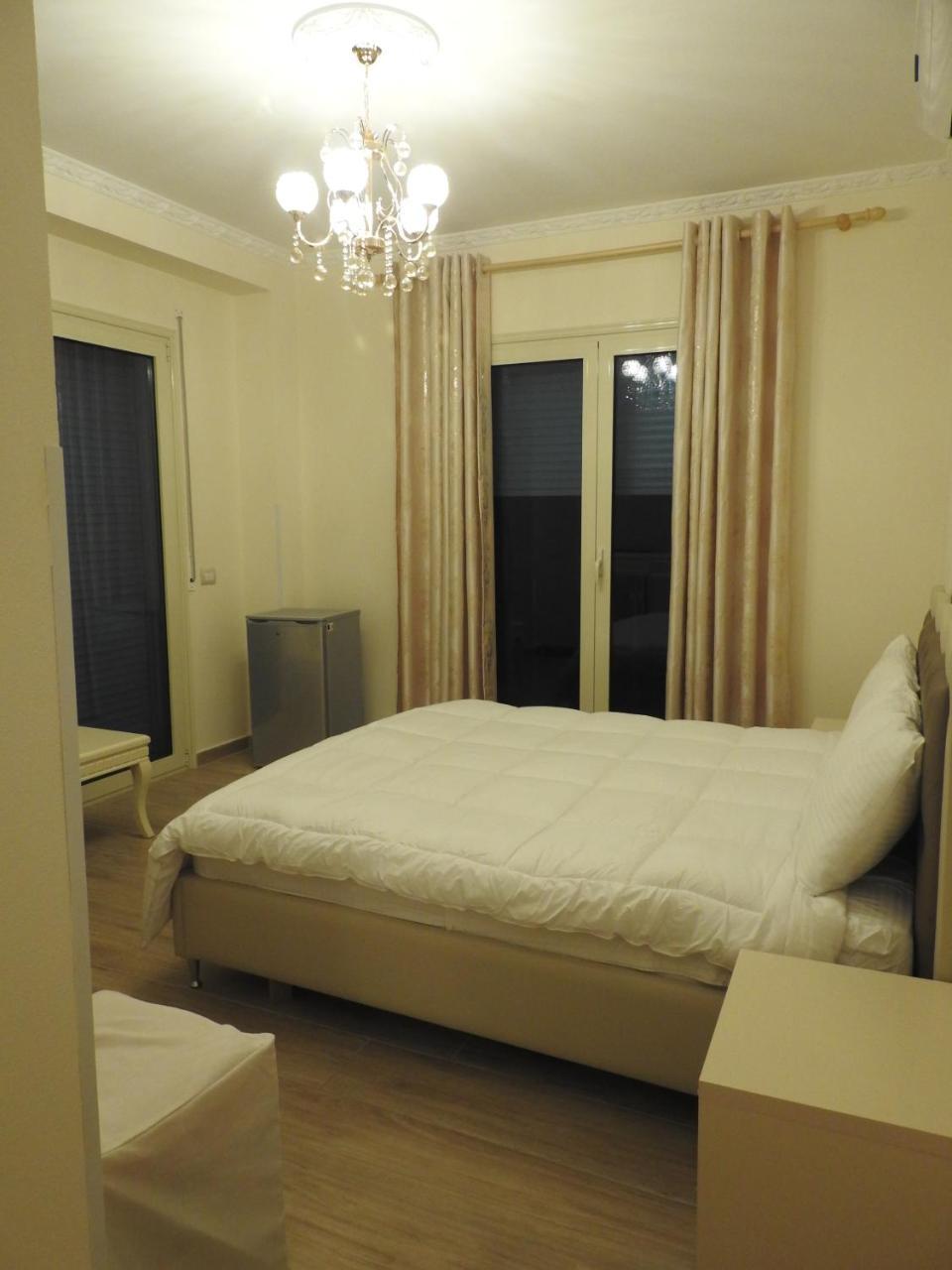Hotel 3 Vellezerit Durres Exterior photo