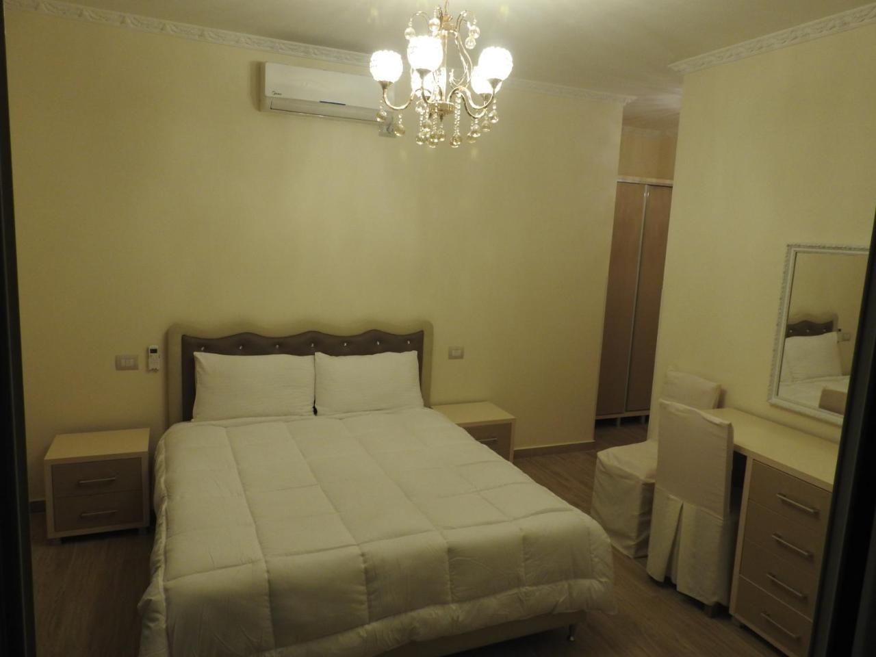 Hotel 3 Vellezerit Durres Exterior photo