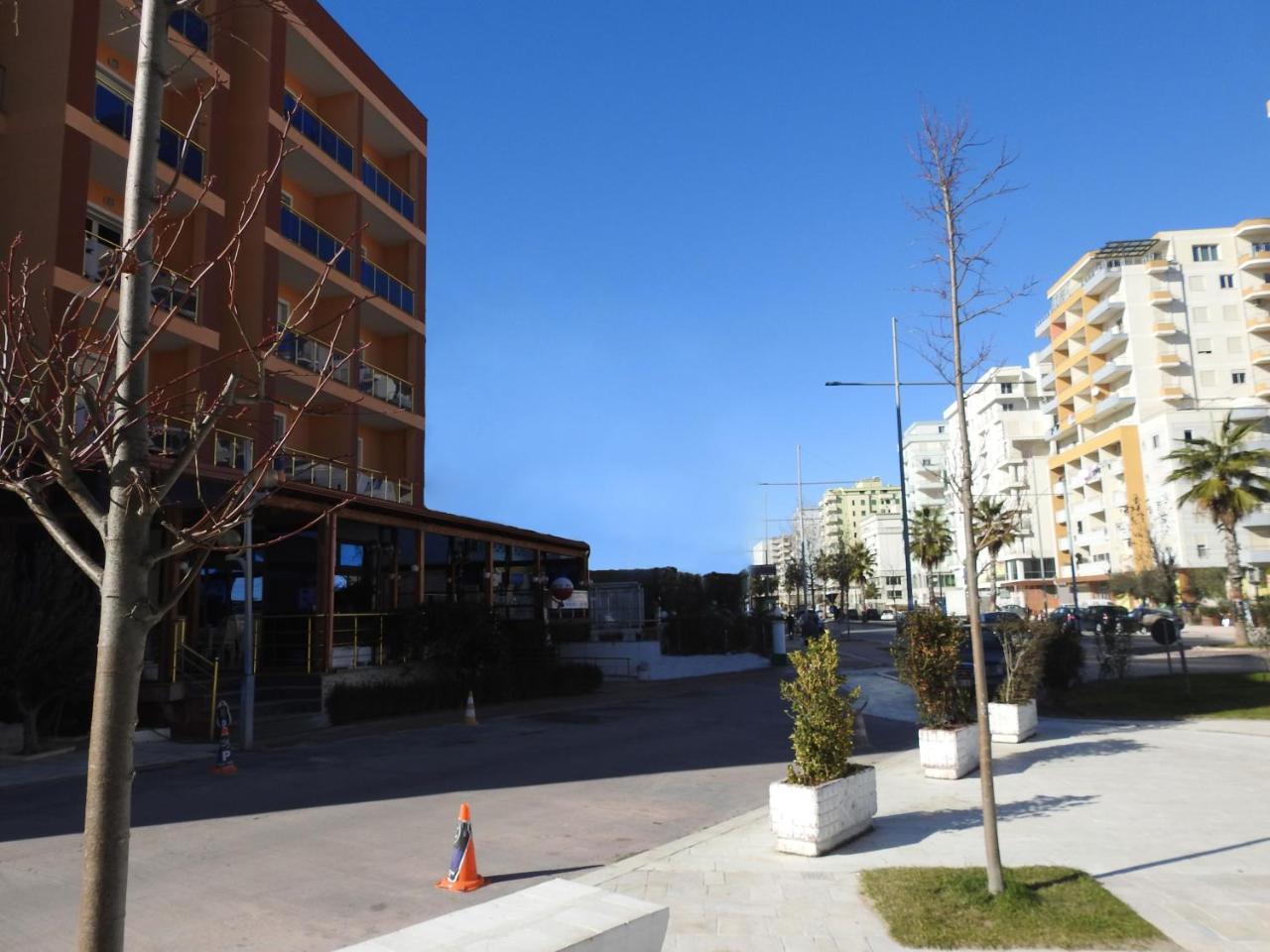 Hotel 3 Vellezerit Durres Exterior photo